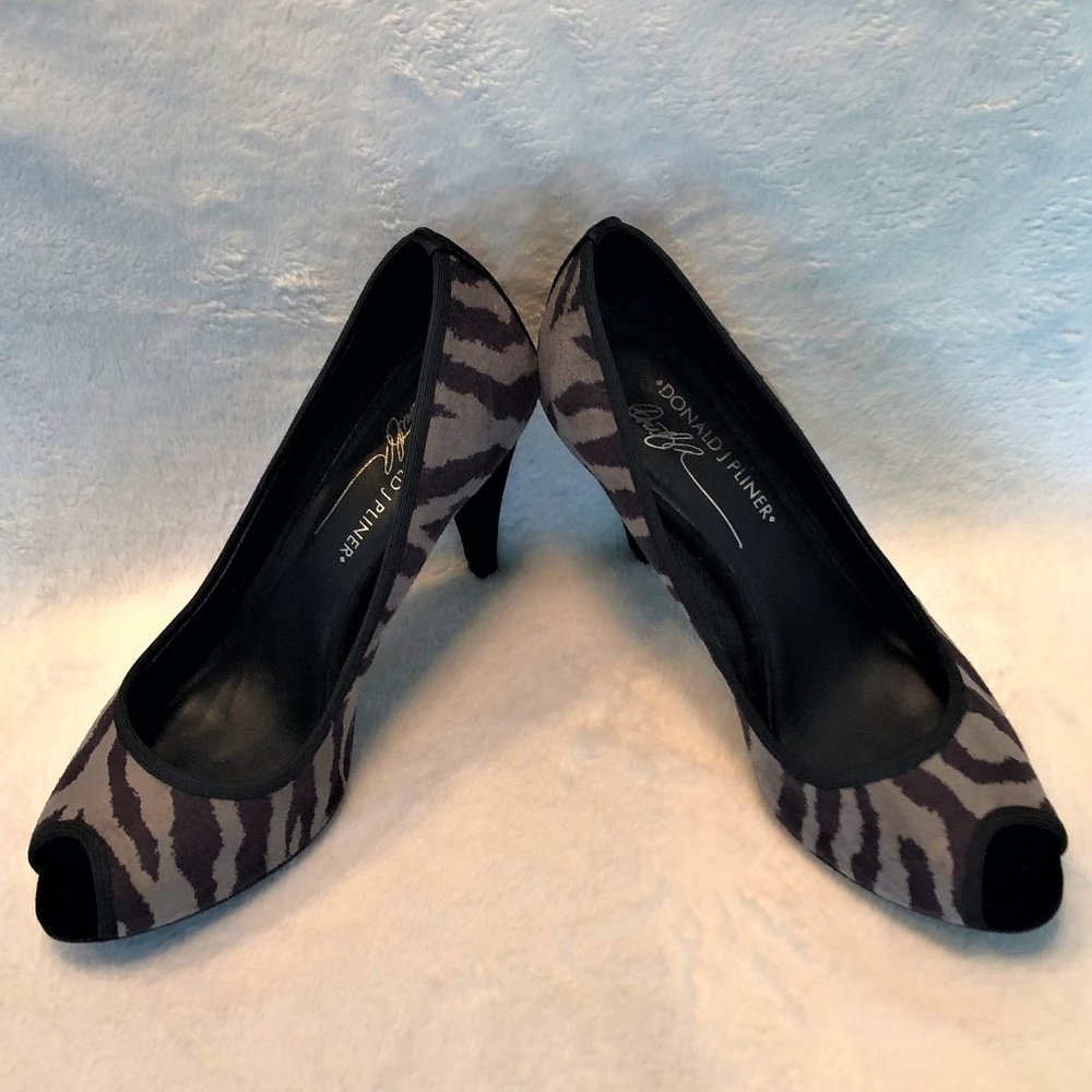 Suede Pumps